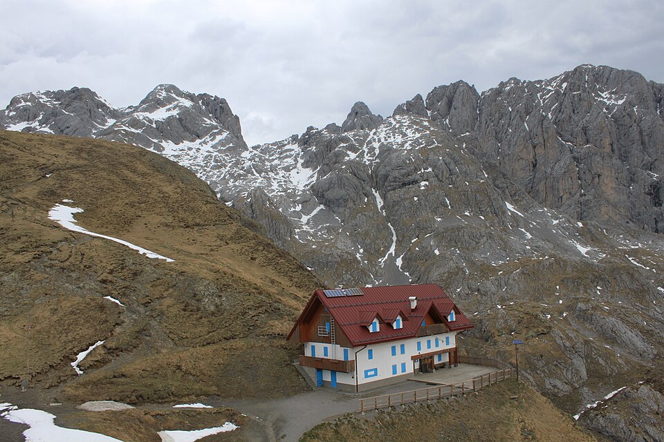 Rifugio Giovanni e Olinto Marinelli (Friuli Venezia Giulia)