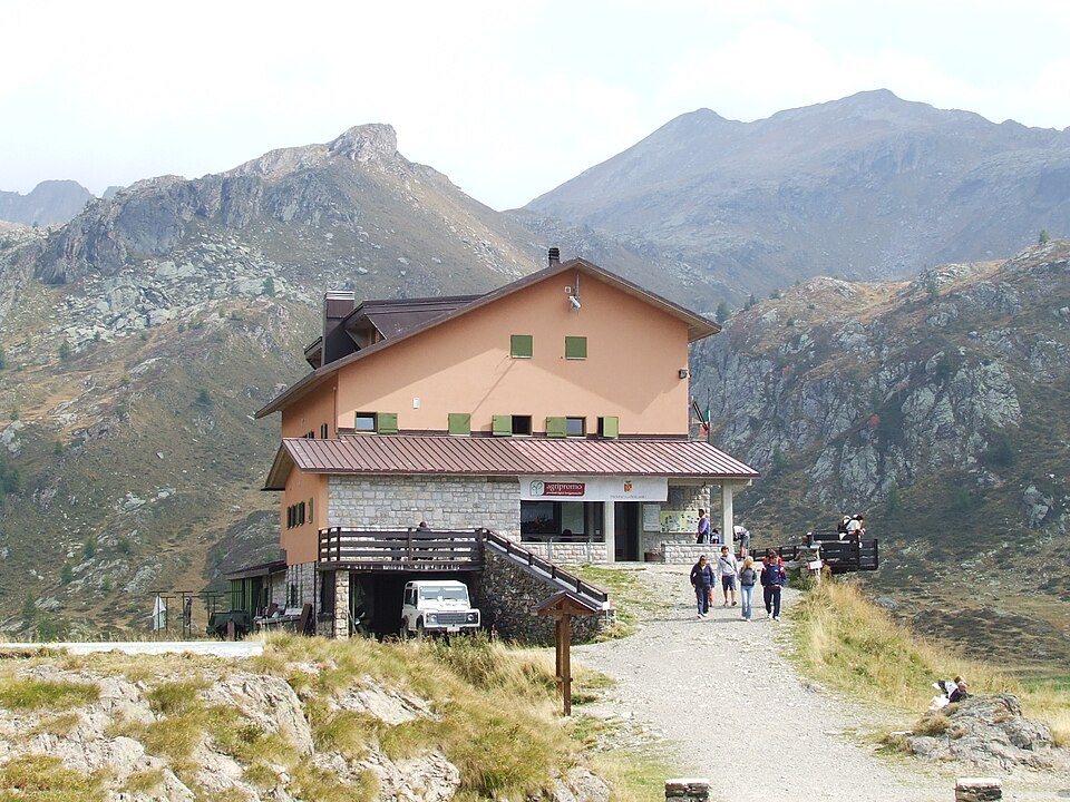 Rifugio Fratelli Calvi (Lombardia)